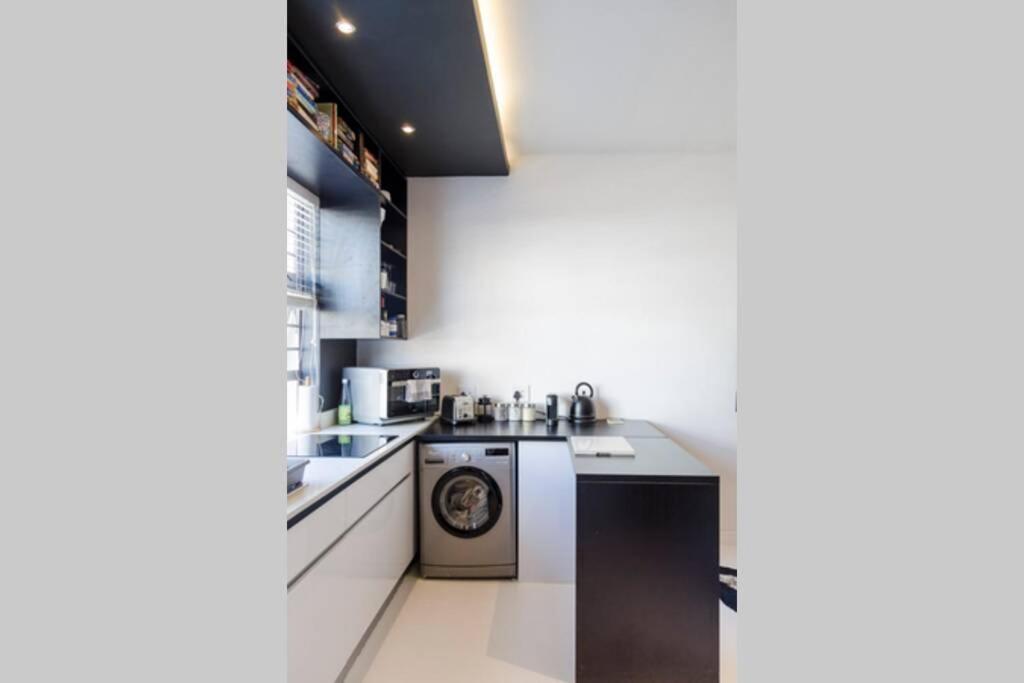 Modern Sea Point And Gem Apartment