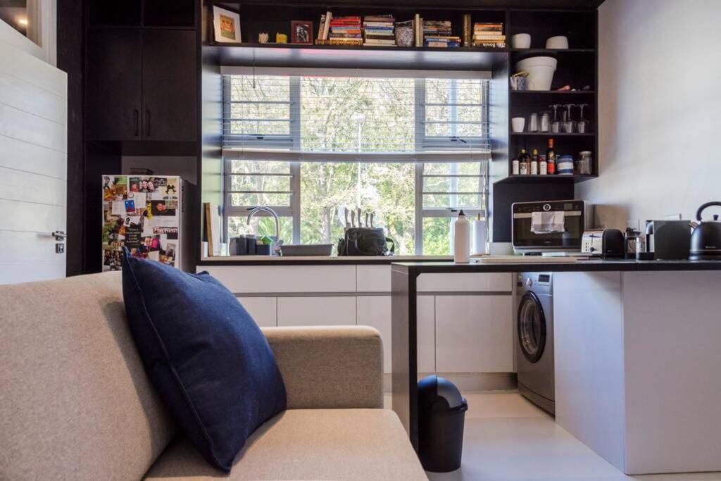 Modern Sea Point And Gem Apartment Cape Town
