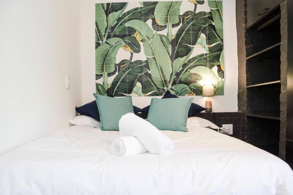 Apartment Modern Sea Point And Gem